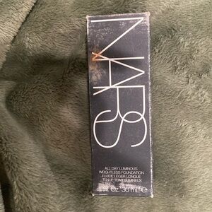 Nars All Day Luminous Foundation in shade: Stromboli (Medium 3) Brand New